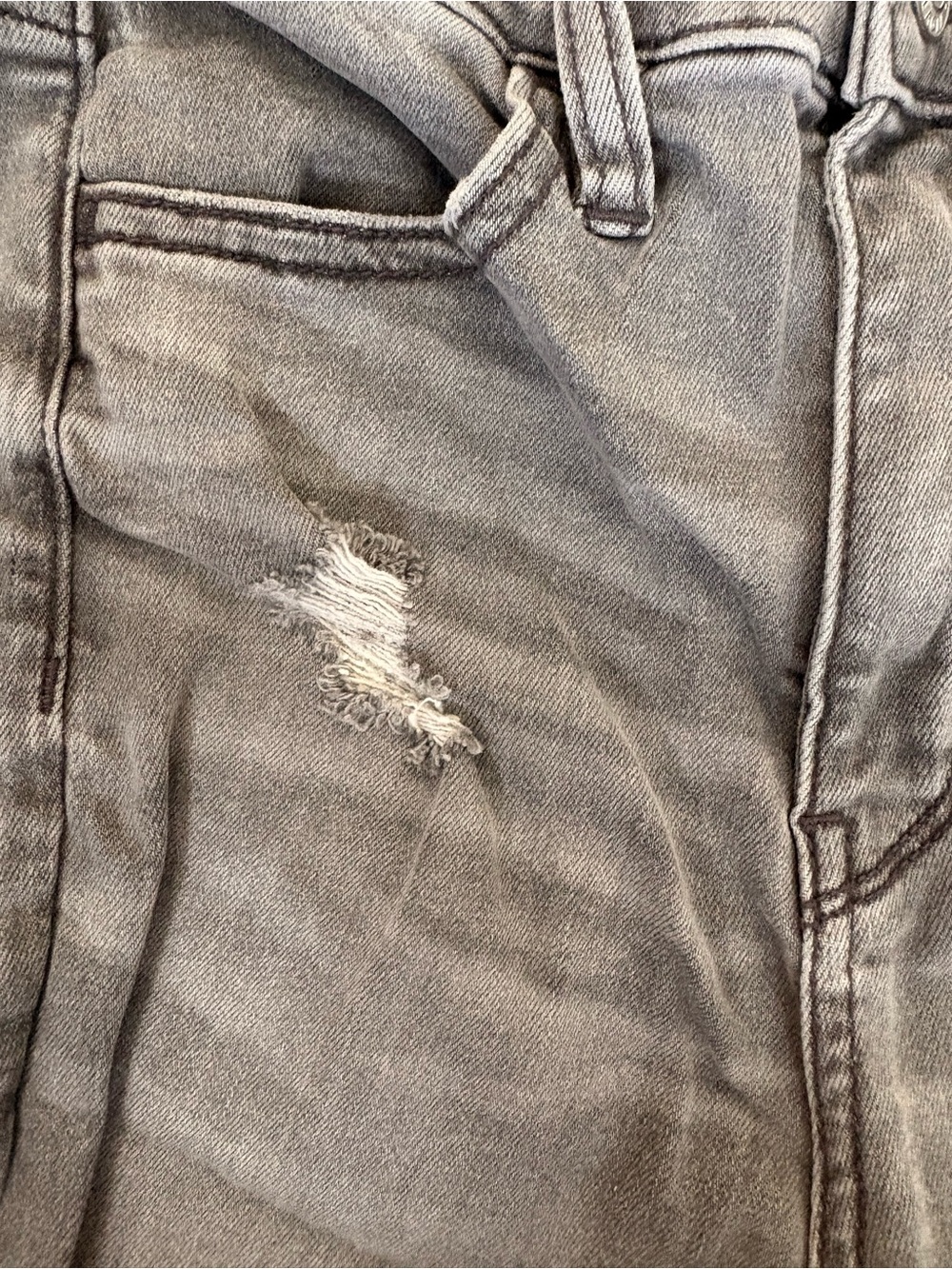 American Eagle Outfitters Washed Gray Distressed Denim Shorts - Picture 4 of 6